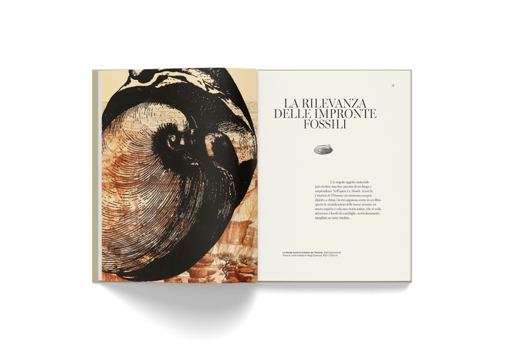 Open book spread featuring Pietro Ruffo's art and Italian text on fossil footprints, from "L'Ultimo Meraviglioso Minuto" exhibition catalog